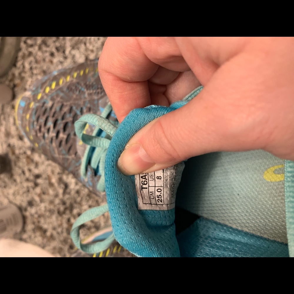 ASICS Running Shoes - Picture 3 of 3